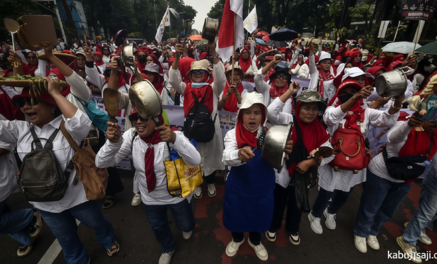 Latest Program: Badan Komunikasi Bantah Pemerintah Setir Demo Dukung MBG