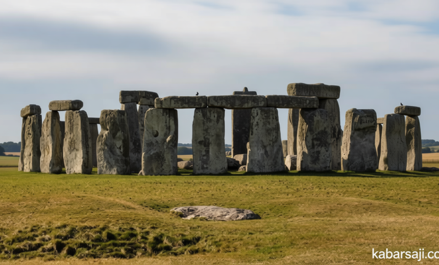 Stonehenge Revelers Ring in Summer Solstice