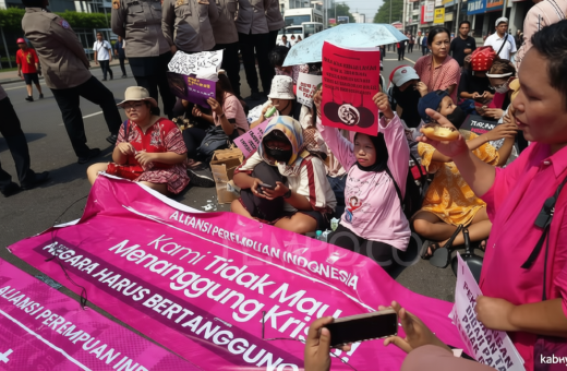Latest Program: Tuntutan Aliansi Perempuan: Turunkan Harga Sembako-Setop MBG