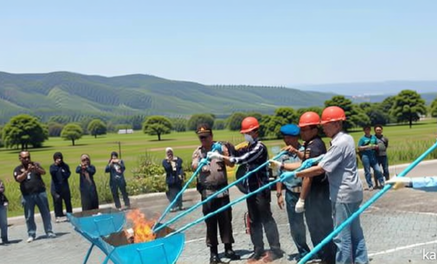Police Search Juanda Customs Office over Illegal Imports