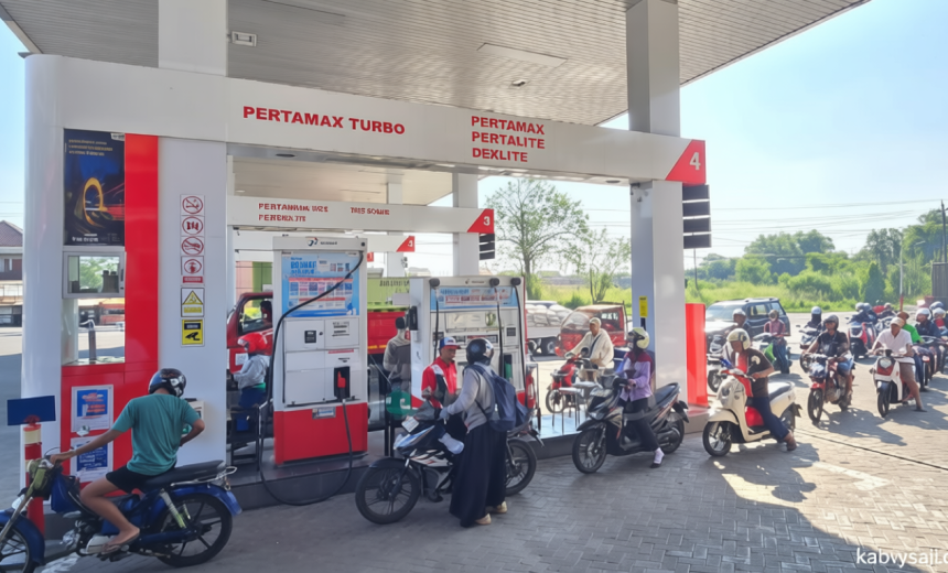 Pertamina to Raise Fuel Stocks by 18% During School Break
