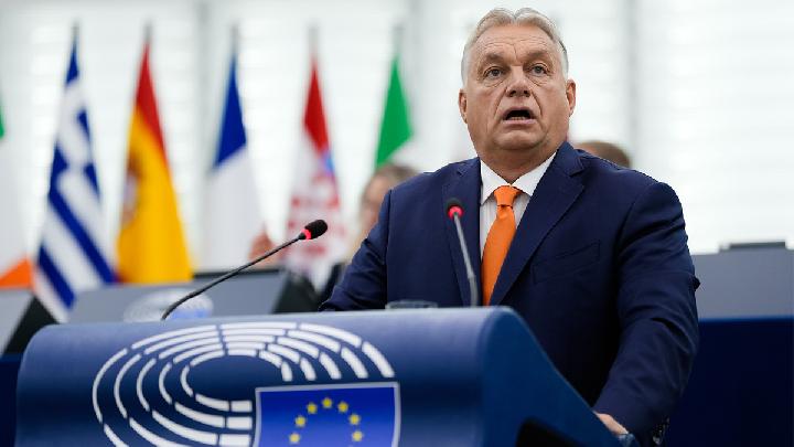 Hungary: Lawmakers Pass Law to Oust Orban Ally President