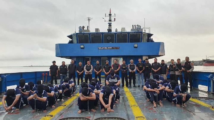 Latest Program: 115 Narapidana High Risk Dipindahkan ke Nusakambangan