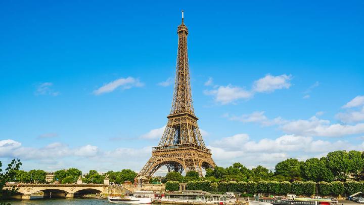 Eiffel Tower Cuts Hours as Europe Heat Wave Scorches France