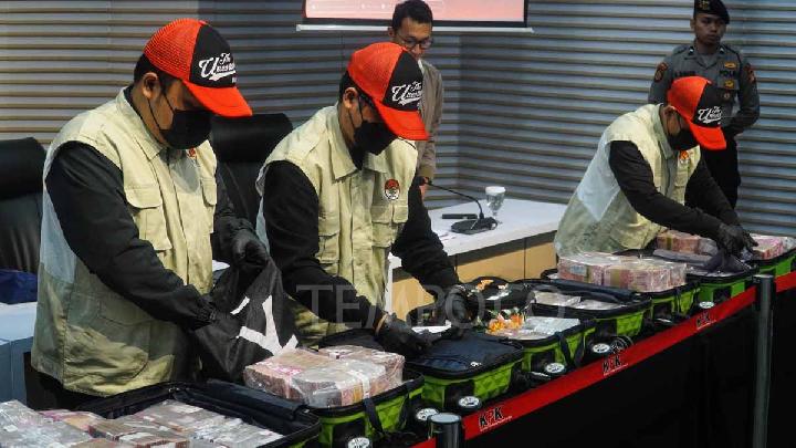 Meeting Results: KPK Sita Rp 21,2 Miliar dalam OTT Bupati Sukoharjo