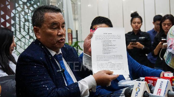 Lawyer Says Cash, 74 Kg of Gold Do Not Belong to Febrie Adriansyah
