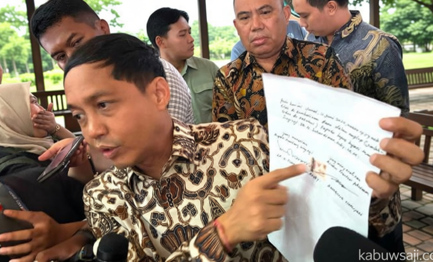 Topics Covered: Raja Juli Laporkan Gratifikasi dari Bupati Kuansing ke KPK