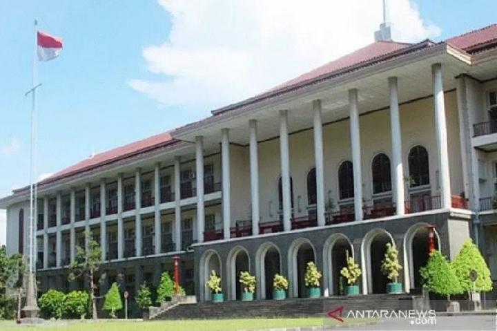 Facing Challenges: Kritik Mutasi Kementerian PU, Dosen UGM Diduga Diintimidasi