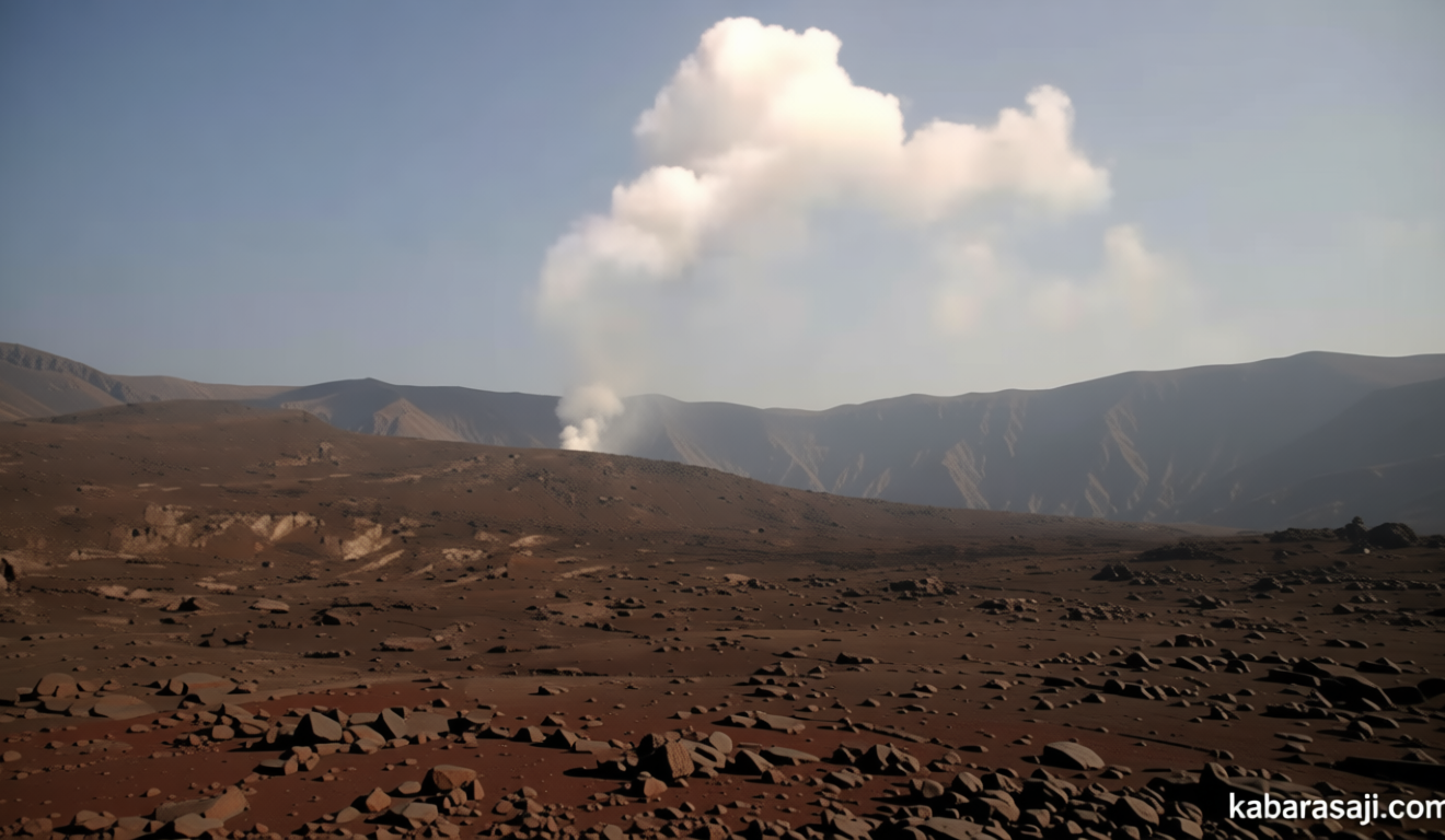 Facing Challenges: Badan Geologi Naikkan Status Gunung Anak Krakatau Jadi Siaga